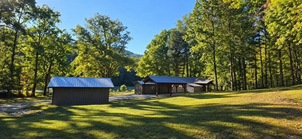 2 bedroom, 2 bathroom, 1,850 sq ft single family residence for sale at 18131 Morganton Highway, Morganton, GA 30560 — photo 3