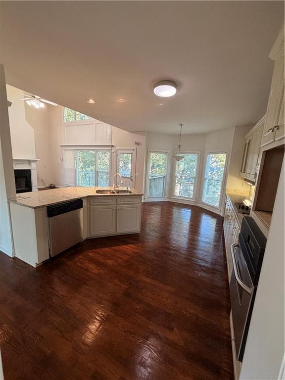 4 bedroom, 4 bathroom, 3,554 sq ft single family residence for rent at 220 Forest Court, Duluth, GA 30097 for $3,800 a month — photo 5