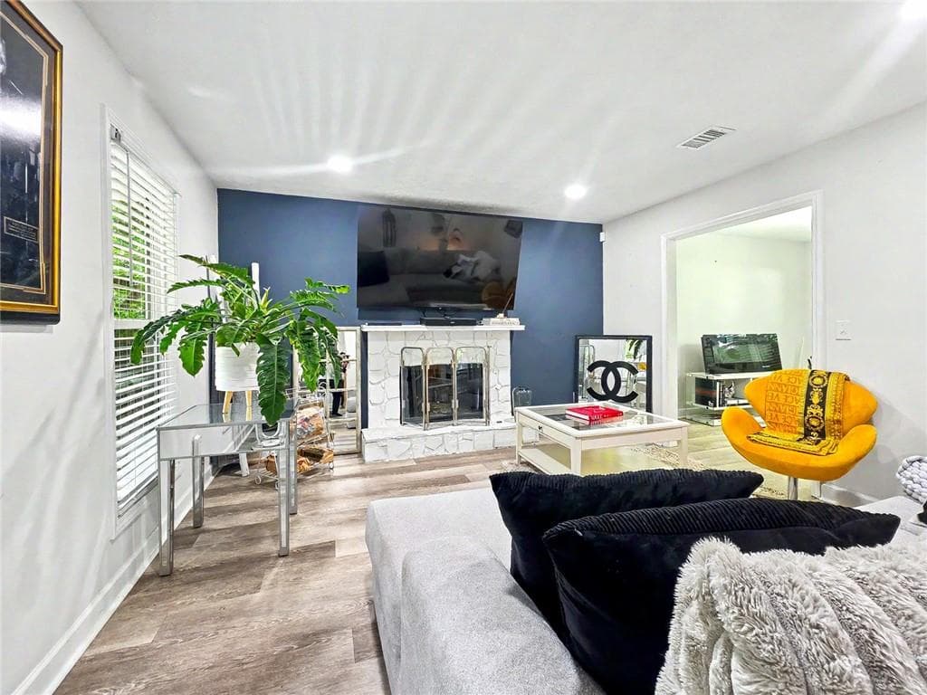 3 bedroom, 3 bathroom, 1,638 sq ft single family residence for sale at 5601 Tunbridge Wells Road, Lithonia, GA 30058 — photo 6
