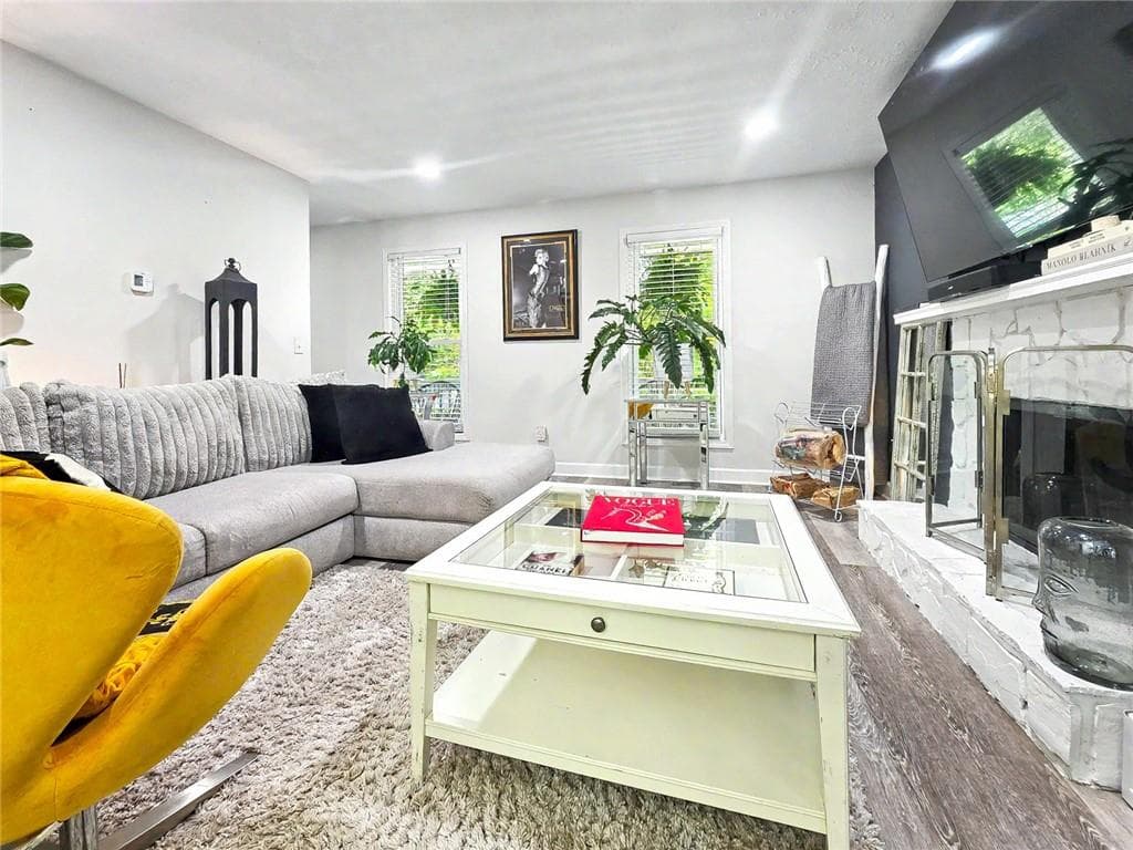 3 bedroom, 3 bathroom, 1,638 sq ft single family residence for sale at 5601 Tunbridge Wells Road, Lithonia, GA 30058 — photo 8