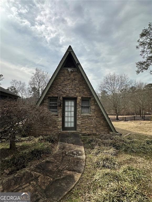 1 bedroom, 1 bathroom, 700 sq ft single family residence for rent at 4984 Donald Drive, Loganville, GA 30052 for $1,300 a month