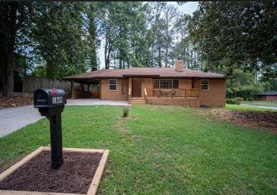 6 bedroom, 3 bathroom, 1,344 sq ft single family residence for sale at 1849 Pinedale Drive, Atlanta, GA 30314 — photo 1 of 32