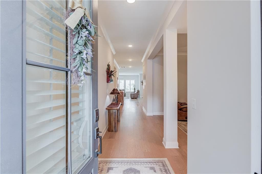 3 bedroom, 3 bathroom, 2,612 sq ft single family residence for sale at 6971 Scenic Overlook Trace, Flowery Branch, GA 30542 — photo 4
