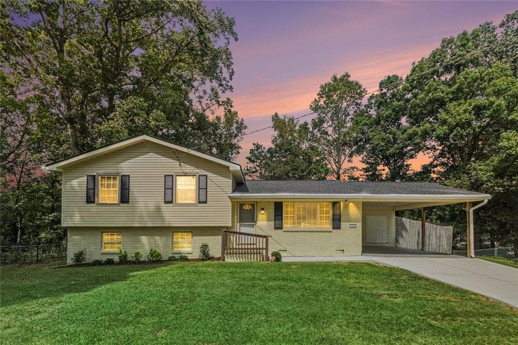 4 bedroom, 3 bathroom, 1,851 sq ft single family residence for sale at 1229 Deleon Court, Clarkston, GA 30021 — photo 3