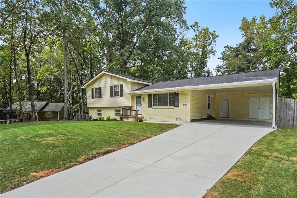 4 bedroom, 3 bathroom, 1,851 sq ft single family residence for sale at 1229 Deleon Court, Clarkston, GA 30021 — photo 5