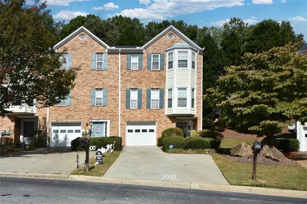 2 bedroom, 3 bathroom, 1,980 sq ft townhouse for sale at 2031 Pinnacle Pointe Drive, Norcross, GA 30071