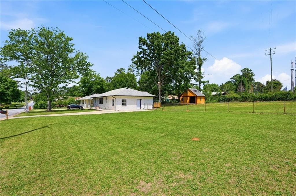 4 bedroom, 2 bathroom, 1,748 sq ft single family residence for sale at 1902 Mural Circle, Morrow, GA 30260 — photo 5