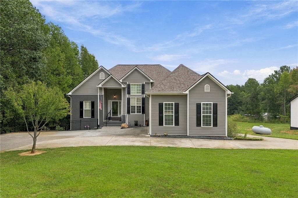4 bedroom, 3 bathroom, 2,833 sq ft single family residence for sale at 203 Firetower Road, Jasper, GA 30143 — photo 1 of 55