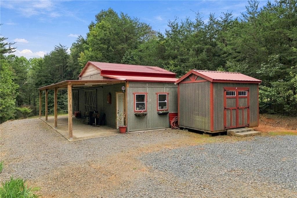 4 bedroom, 3 bathroom, 2,833 sq ft single family residence for sale at 203 Firetower Road, Jasper, GA 30143 — photo 2