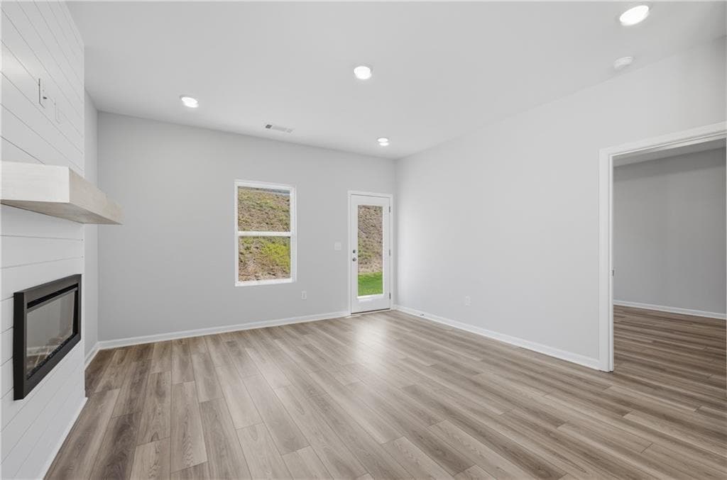 3 bedroom, 2 bathroom, 1,293 sq ft single family residence for sale at 516 Loblolly Lane, Canton, GA 30114 — photo 9