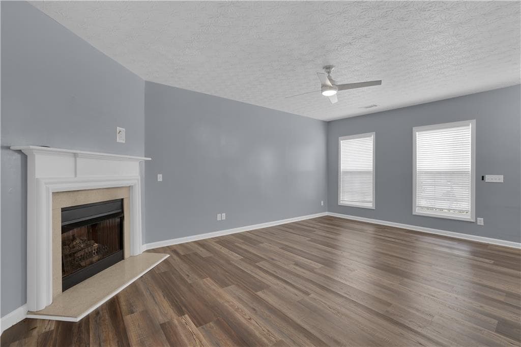 3 bedroom, 3 bathroom, 1,948 sq ft townhouse for sale at 4125 Magnolia Glen Walk 1, Norcross, GA 30093 — photo 5