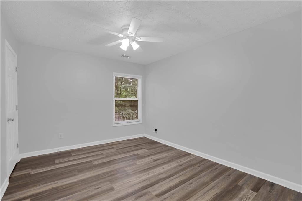 3 bedroom, 3 bathroom, 1,948 sq ft townhouse for sale at 4125 Magnolia Glen Walk 1, Norcross, GA 30093 — photo 9