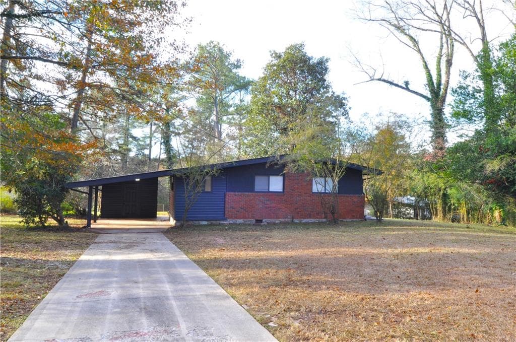 3 bedroom, 2 bathroom, 1,306 sq ft single family residence for rent at 2351 Pinewood Drive, Decatur, GA 30032 for $1,924 a month — photo 2