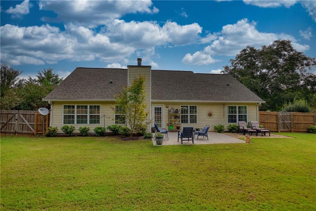 3 bedroom, 2 bathroom, 1,850 sq ft single family residence for sale at 1038 Orchard Circle, Monroe, GA 30656 — photo 3