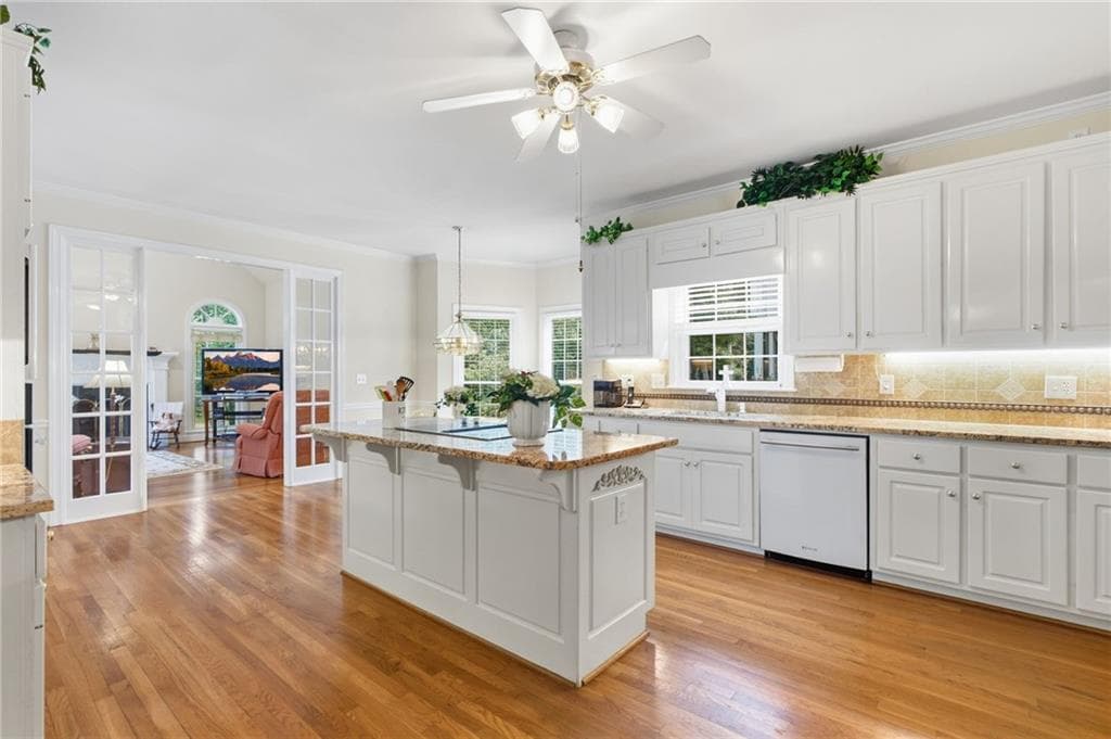 4 bedroom, 4 bathroom, 2,716 sq ft single family residence for sale at 2371 Wood Creek Court, Dacula, GA 30019 — photo 8
