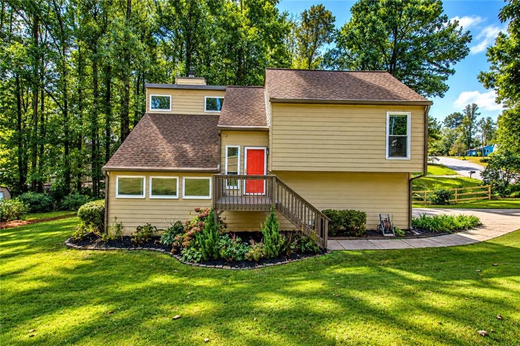 3 bedroom, 2 bathroom, 1,911 sq ft single family residence for sale at 161 Sumter Drive, Marietta, GA 30066 — photo 6