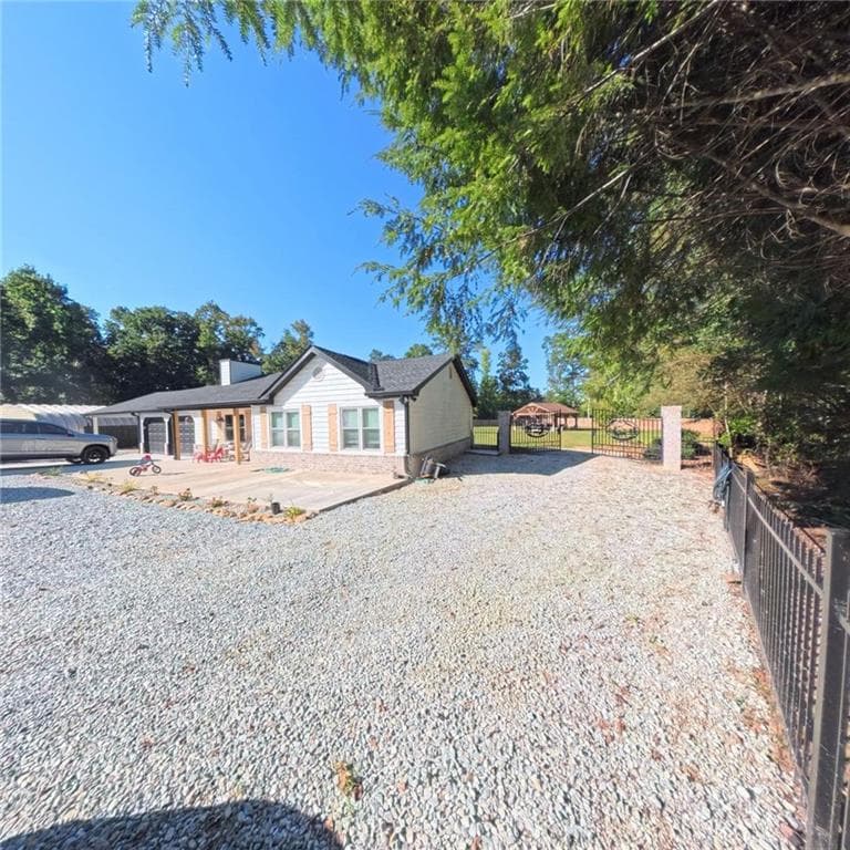 3 bedroom, 3 bathroom, 1 sq ft single family residence for rent at 3020 raymonds Drive, Loganville, GA 30052 for $2,700 a month