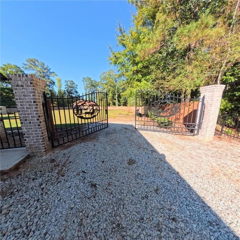 3 bedroom, 3 bathroom, 1 sq ft single family residence for rent at 3020 raymonds Drive, Loganville, GA 30052 for $2,700 a month — photo 2