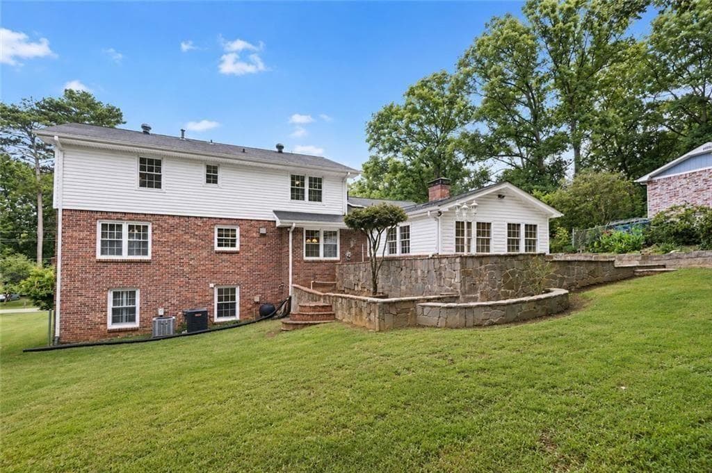 4 bedroom, 4 bathroom, 3,478 sq ft single family residence for sale at 1683 Oak Ridge Circle, Stone Mountain, GA 30087 — photo 5