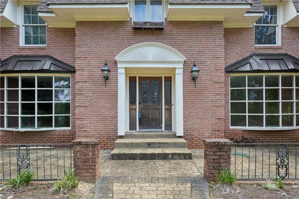 6 bedroom, 5 bathroom, 5,437 sq ft single family residence for sale at 1048 W Macedonia Church Road, Oxford, GA 30054 — photo 4