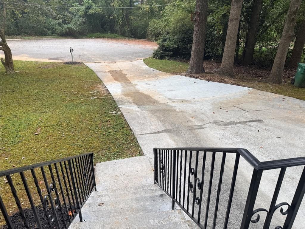5 bedroom, 3 bathroom, 2,452 sq ft single family residence for sale at 5959 Simone Drive, Stone Mountain, GA 30087 — photo 4