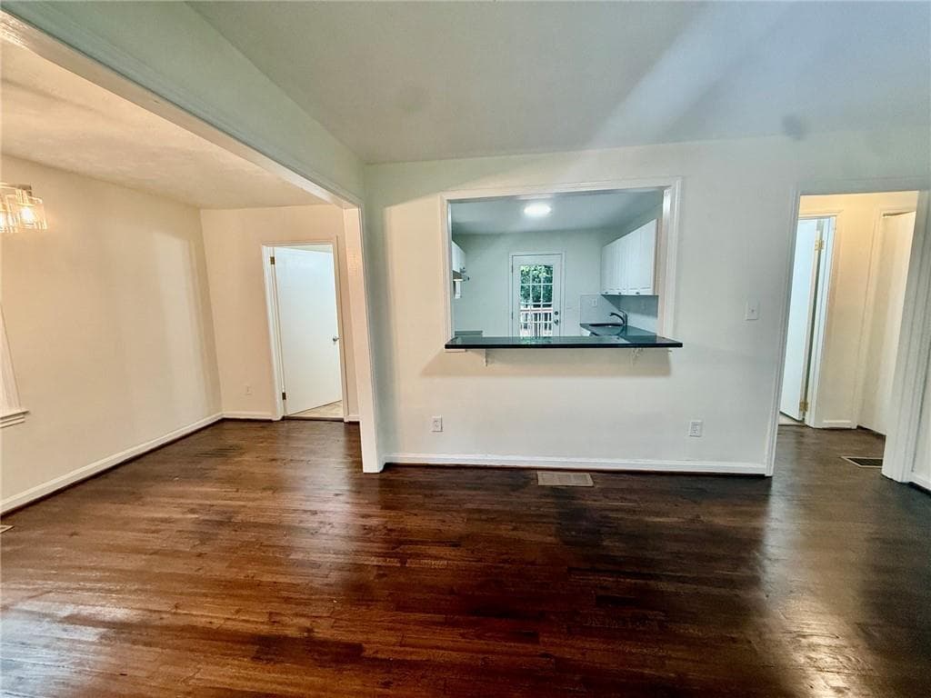2 bedroom, 2 bathroom, 912 sq ft single family residence for sale at 1708 Jobeth Avenue, Atlanta, GA 30316 — photo 5