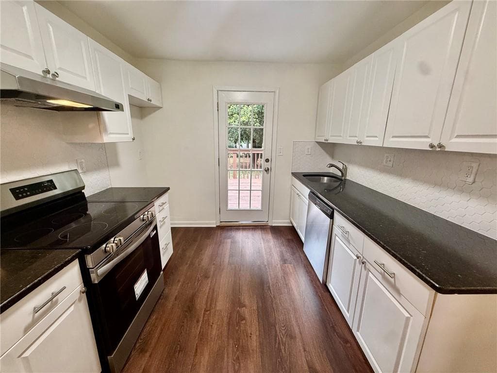 2 bedroom, 2 bathroom, 912 sq ft single family residence for sale at 1708 Jobeth Avenue, Atlanta, GA 30316 — photo 6