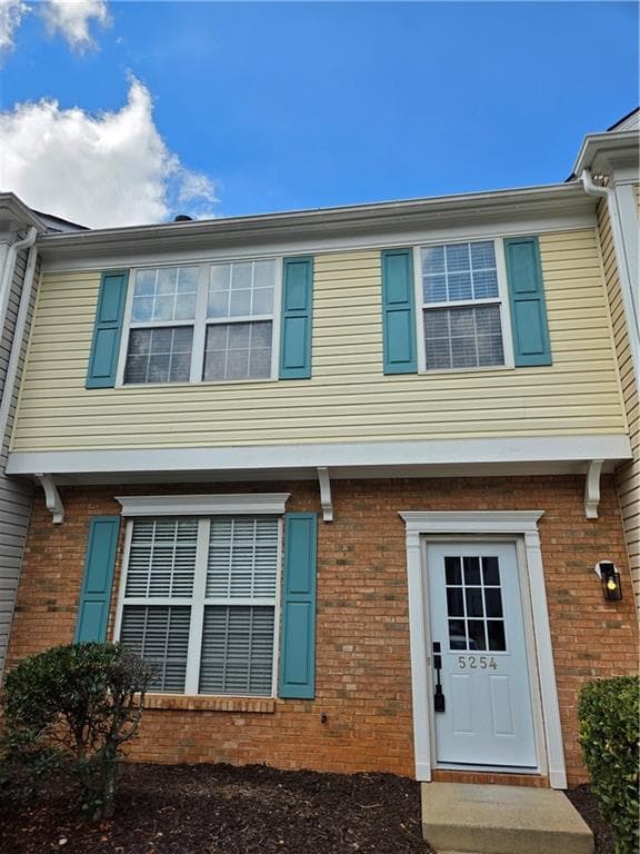 3 bedroom, 3 bathroom, 1,456 sq ft townhouse for rent at 5254 Reps Trace, Norcross, GA 30071 for $2,095 a month