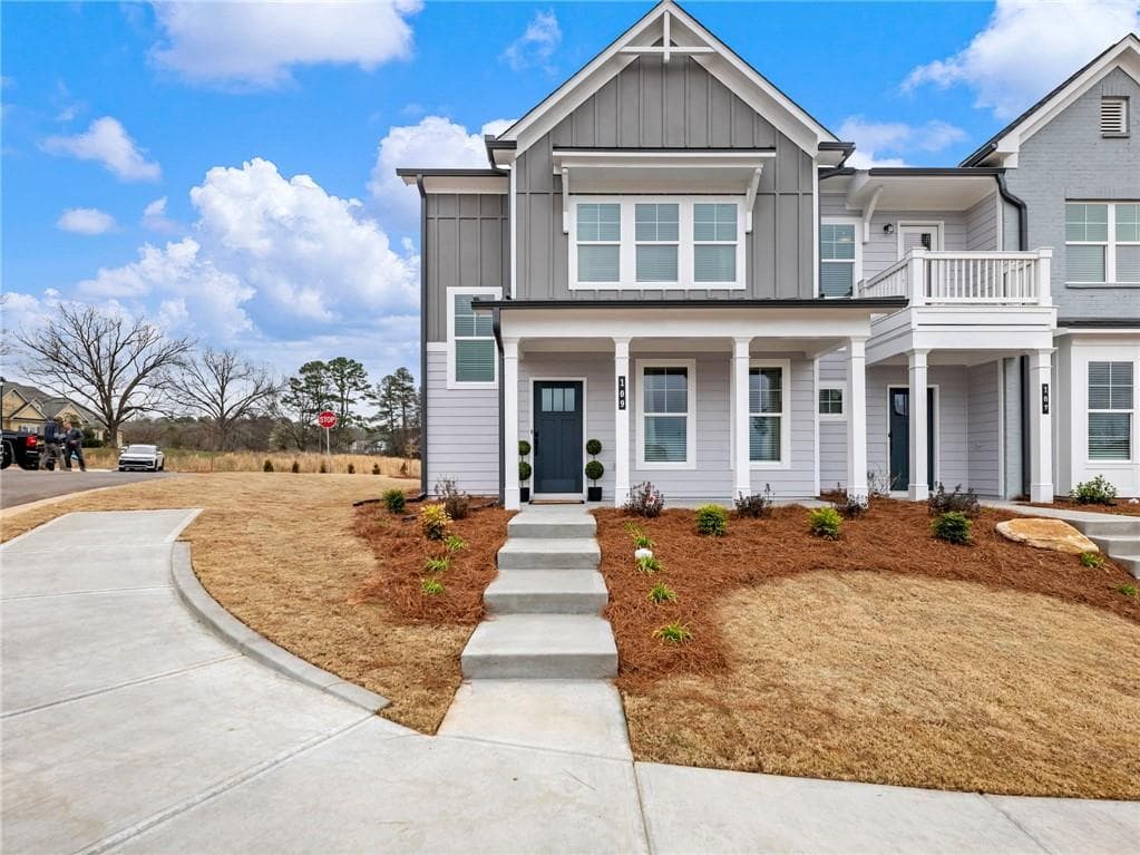 4 bedroom, 3 bathroom, 1,829 sq ft townhouse for sale at 109 Grand Highlands Lane, Winder, GA 30680