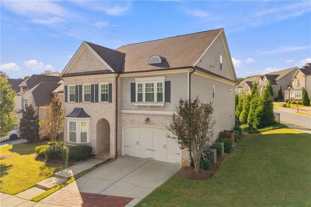 7 bedroom, 5 bathroom, 4,610 sq ft single family residence for sale at 6585 Creekview Circle, Johns Creek, GA 30097 — photo 2