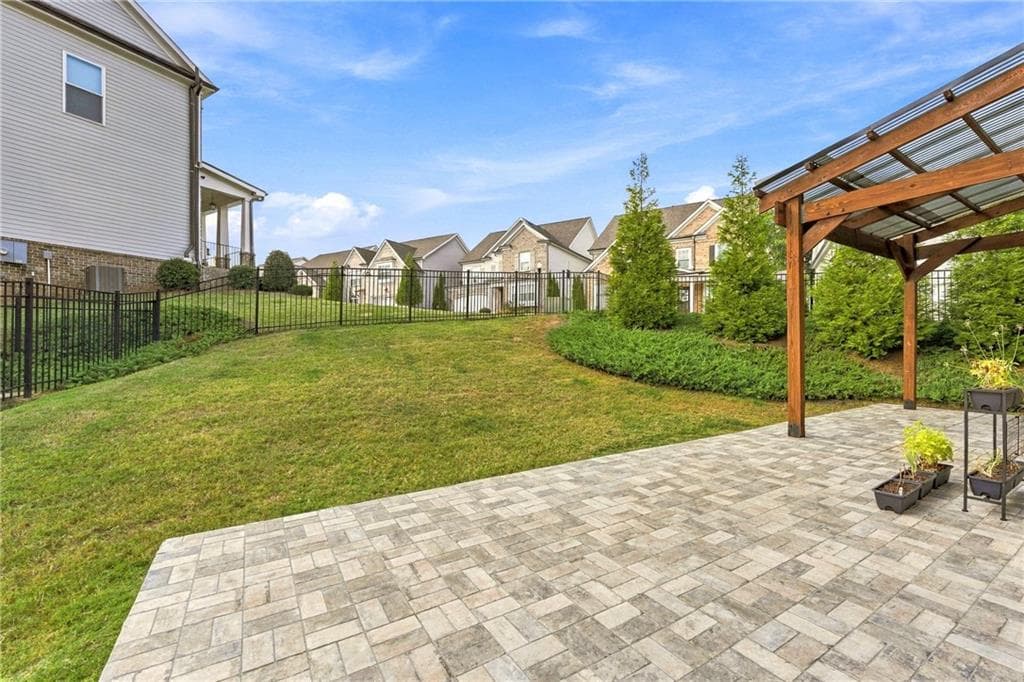 7 bedroom, 5 bathroom, 4,610 sq ft single family residence for sale at 6585 Creekview Circle, Johns Creek, GA 30097 — photo 3