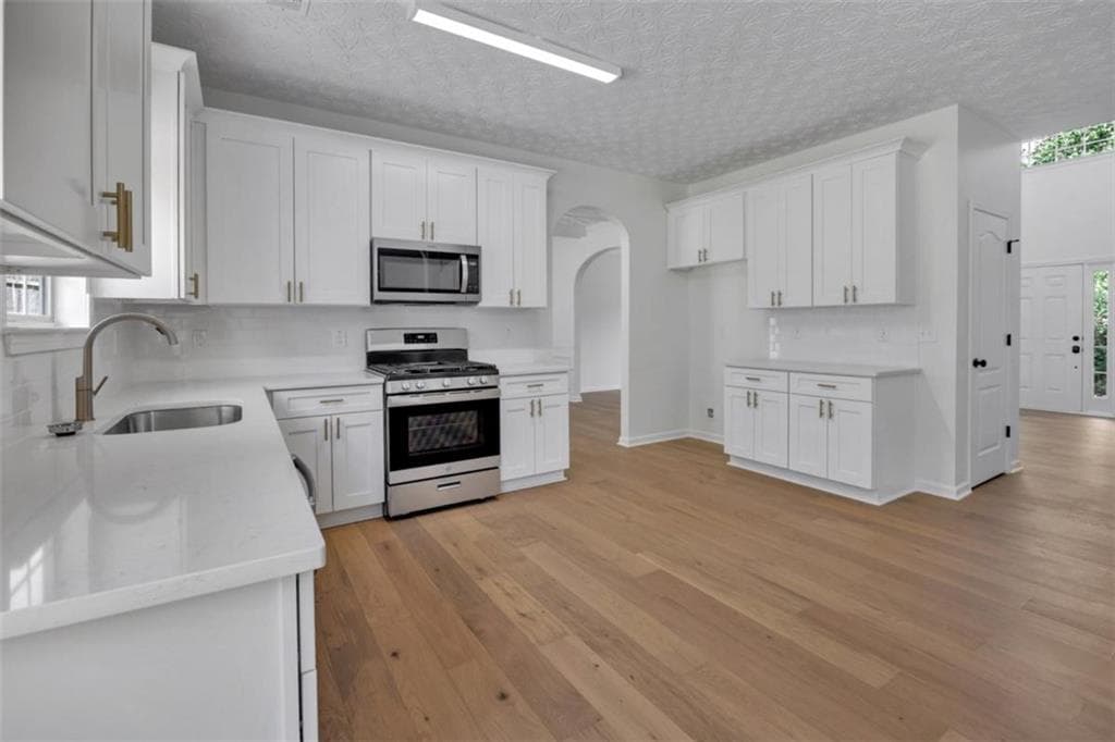 4 bedroom, 3 bathroom, 3,014 sq ft single family residence for sale at 2381 Watson Fain Trail, Loganville, GA 30052 — photo 9