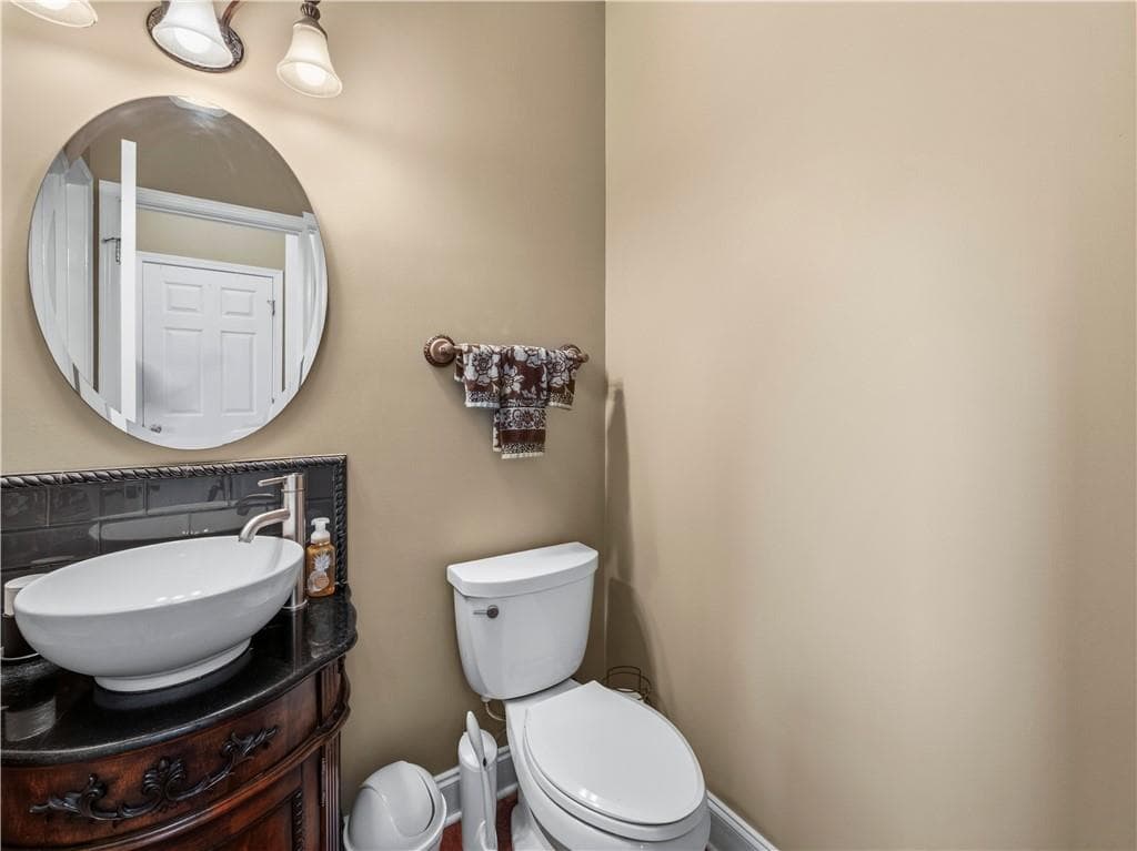 4 bedroom, 3 bathroom, 3,550 sq ft single family residence for sale at 5727 Pleasant Woods Drive, Flowery Branch, GA 30542 — photo 9