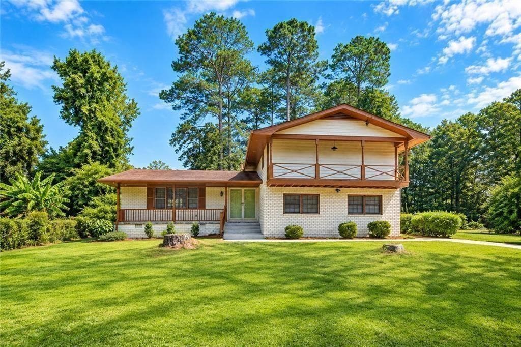 4 bedroom, 3 bathroom, 228 sq ft single family residence for sale at 3076 Briarleaf Drive, Decatur, GA 30034
