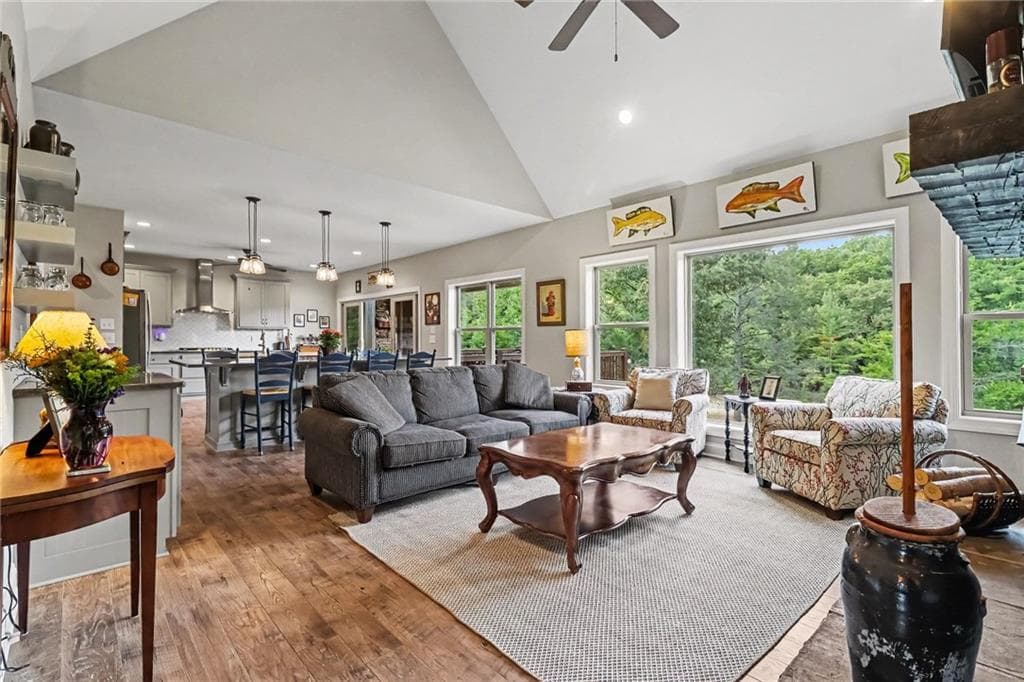 5 bedroom, 4 bathroom, 3,590 sq ft single family residence for sale at 161 Hill Place, Blairsville, GA 30512 — photo 2