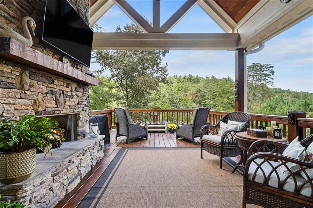 5 bedroom, 4 bathroom, 3,590 sq ft single family residence for sale at 161 Hill Place, Blairsville, GA 30512 — photo 3