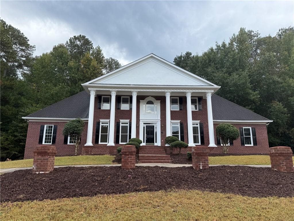 7 bedroom, 4 bathroom, 3,480 sq ft home for sale at 110 Emerald Lake Drive, Fayetteville, GA