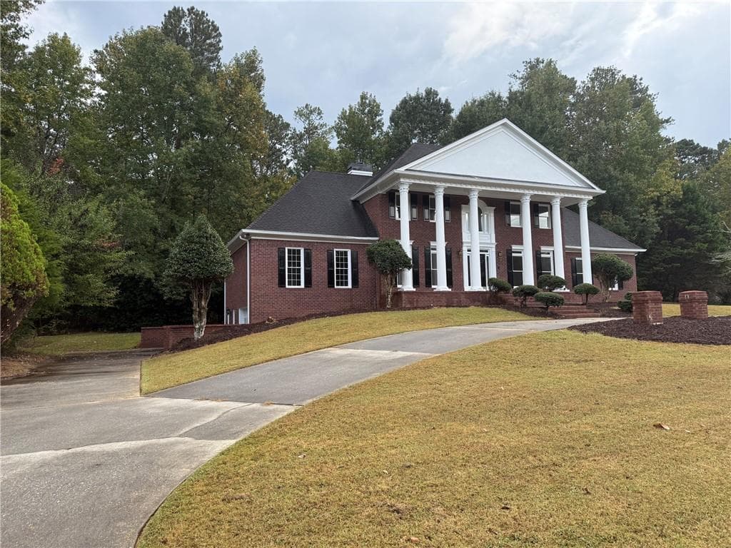 7 bedroom, 4 bathroom, 3,480 sq ft single family residence for sale at 110 Emerald Lake Drive, Fayetteville, GA 30215 — photo 3
