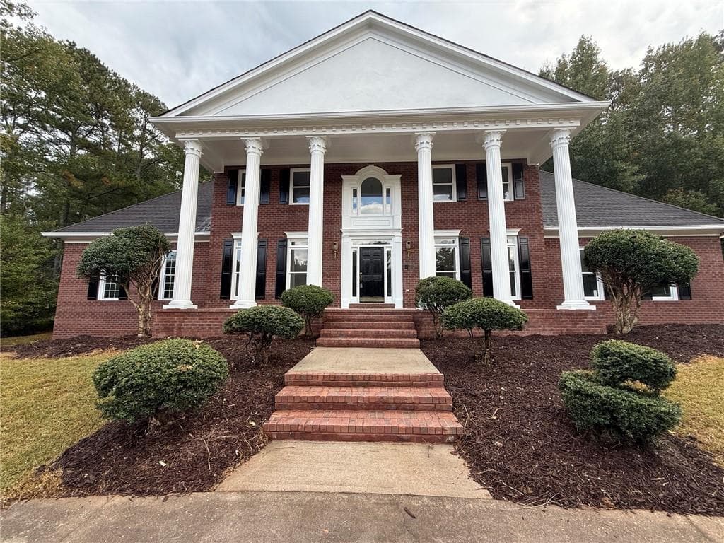 7 bedroom, 4 bathroom, 3,480 sq ft single family residence for sale at 110 Emerald Lake Drive, Fayetteville, GA 30215 — photo 4
