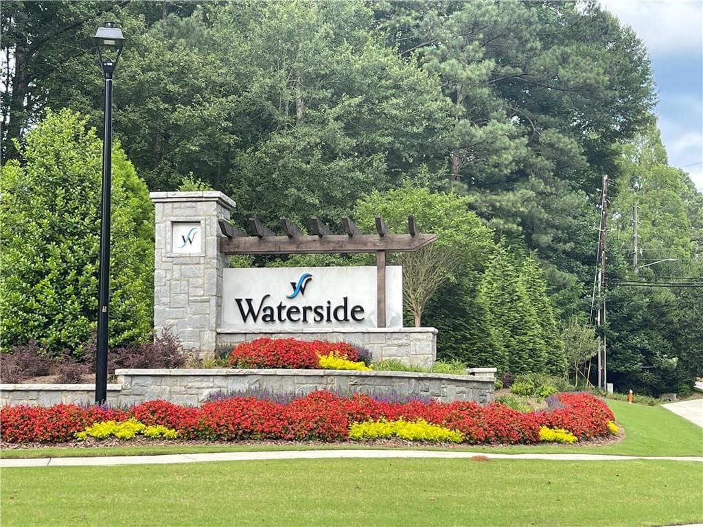 3 bedroom, 3 bathroom, 2,233 sq ft townhouse for sale at 4701 Coleridge Court 425, Peachtree Corners, GA 30092 — photo 2