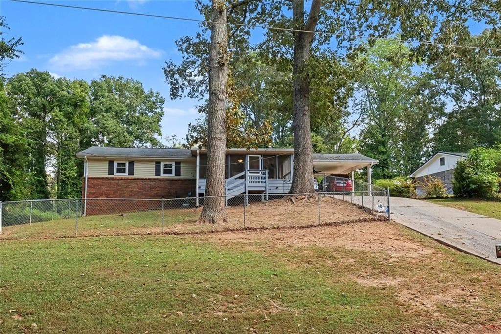 3 bedroom, 2 bathroom, 1,032 sq ft single family residence for sale at 8942 Meadow Drive, Lithia Springs, GA 30122 — photo 3