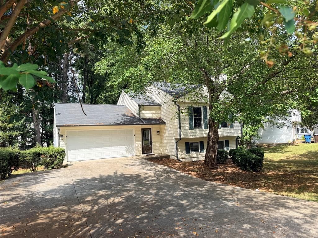 4 bedroom, 2 bathroom, 1,660 sq ft single family residence for sale at 305 Birch Rill Drive, Alpharetta, GA 30022 — photo 2