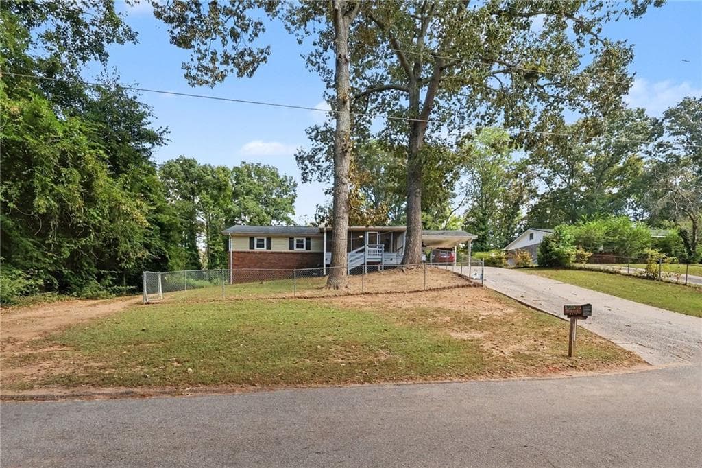 3 bedroom, 2 bathroom, 1,032 sq ft single family residence for sale at 8942 Meadow Drive, Lithia Springs, GA 30122 — photo 4