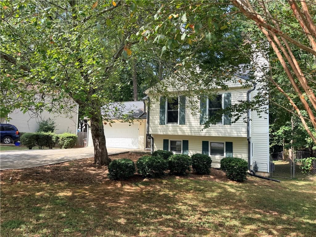 4 bedroom, 2 bathroom, 1,660 sq ft single family residence for sale at 305 Birch Rill Drive, Alpharetta, GA 30022 — photo 3