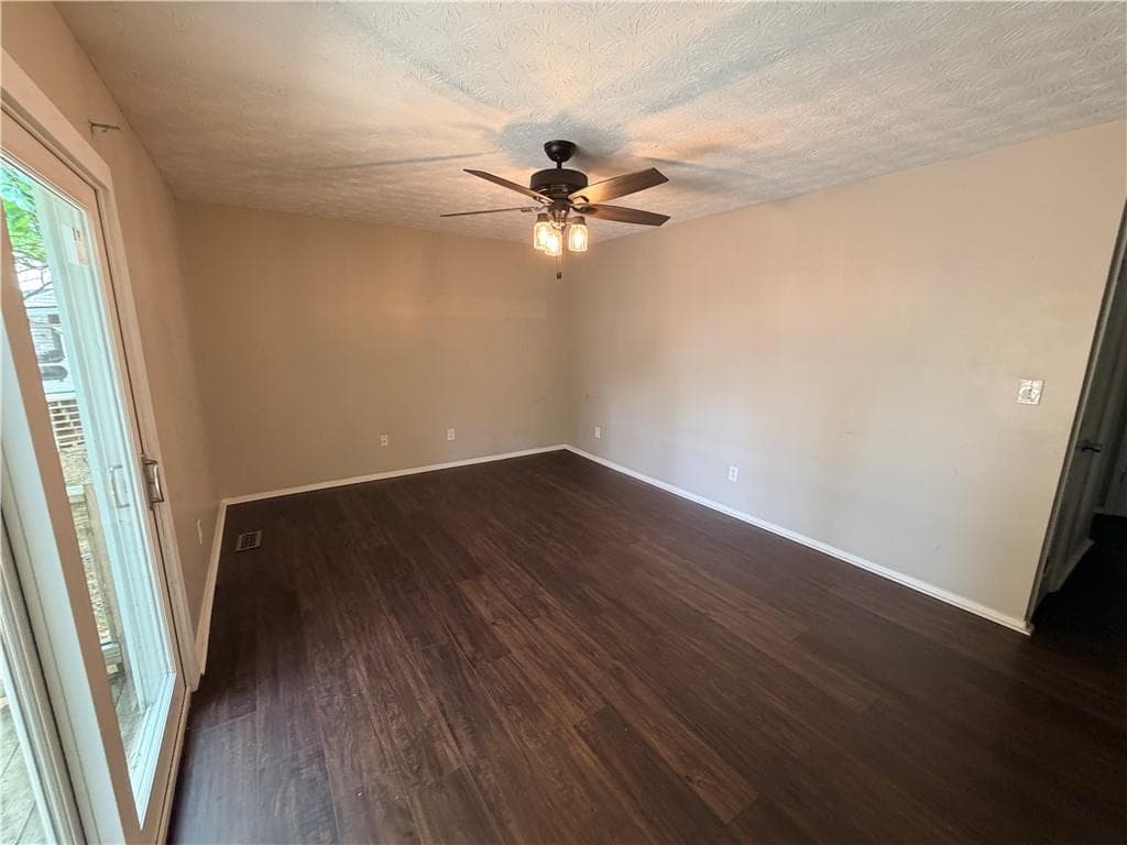 4 bedroom, 2 bathroom, 1,660 sq ft single family residence for sale at 305 Birch Rill Drive, Alpharetta, GA 30022 — photo 5