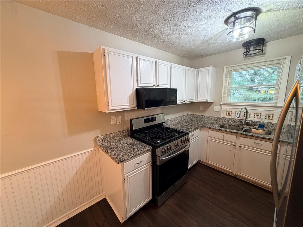 4 bedroom, 2 bathroom, 1,660 sq ft single family residence for sale at 305 Birch Rill Drive, Alpharetta, GA 30022 — photo 9