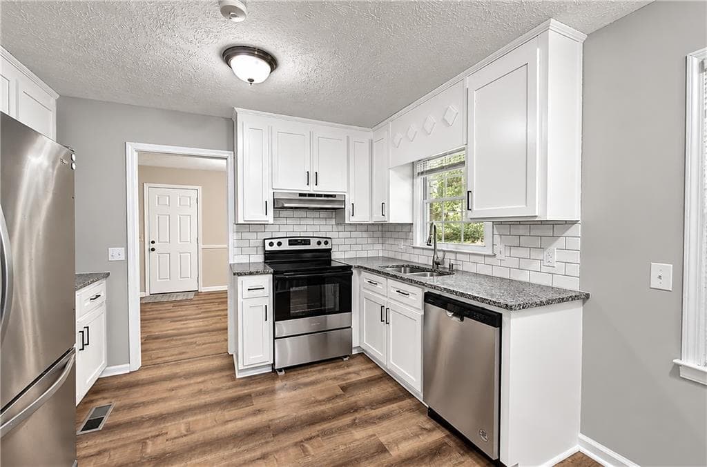 3 bedroom, 3 bathroom, 2,114 sq ft single family residence for sale at 2965 Brookridge Court, Marietta, GA 30066 — photo 10