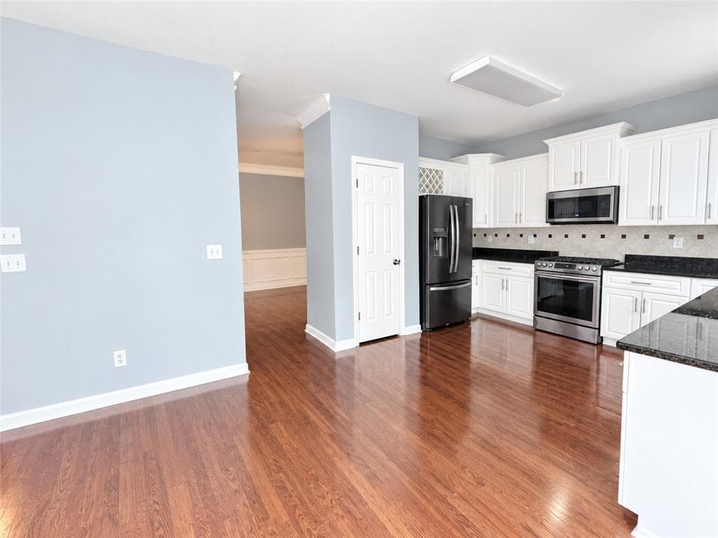 3 bedroom, 3 bathroom, 2,136 sq ft single family residence for rent at 3973 Kendall Cove, Atlanta, GA 30340 for $2,900 a month — photo 3