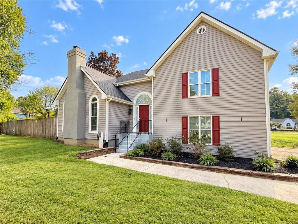 3 bedroom, 3 bathroom, 1,692 sq ft single family residence for rent at 3146 Pine Top Court, Lilburn, GA 30047 for $2,600 a month — photo 3