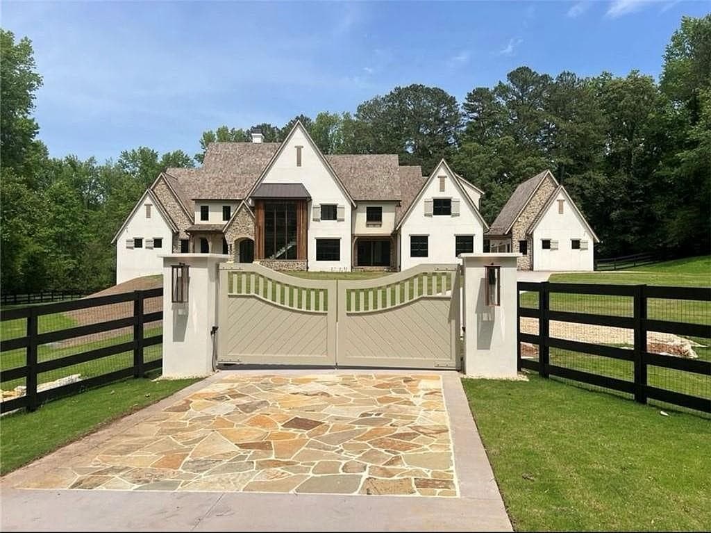 6 bedroom, 8 bathroom, 8,966 sq ft single family residence for sale at 14801 HOPEWELL Road, Milton, GA 30004 — photo 3